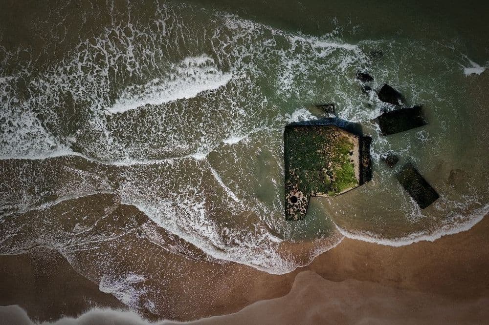 Dans le Sud-Ouest, des blockhaus partent à la mer faute de protection