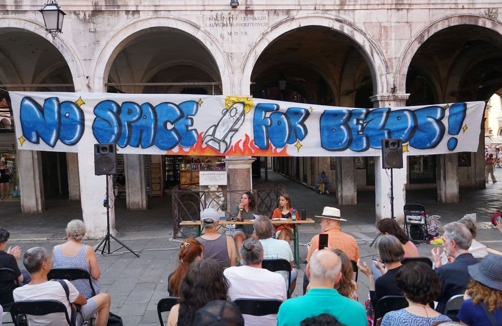 À Venise, une nouvelle manifestation après le mariage de Jeff Bezos