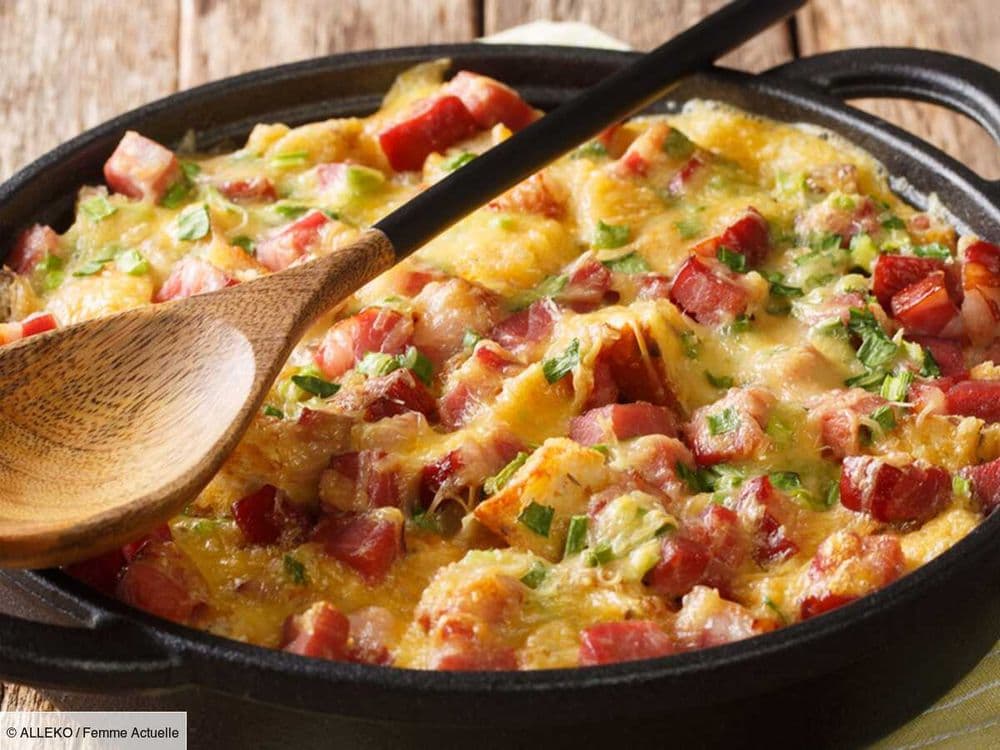 Omelette aux lardons et pommes de terre : la recette toute simple pour le dîner