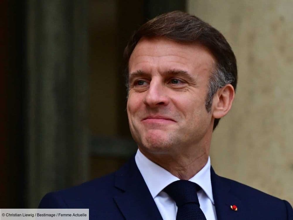 "C'est à cause de moi qu'ils sont en retard" : Emmanuel Macron en visite surprise dans le Nord se retrouve sur le TikTok d'un lycéen
