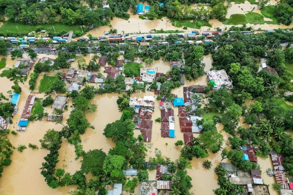 Inondations au Bangladesh: l'eau commence à se retirer