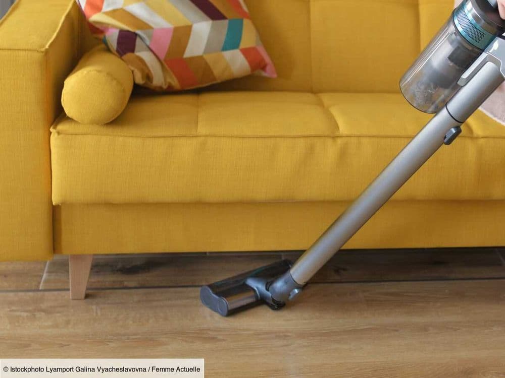 Cette astuce avec son aspirateur pour ramasser les petits objets et les récupérer facilement
