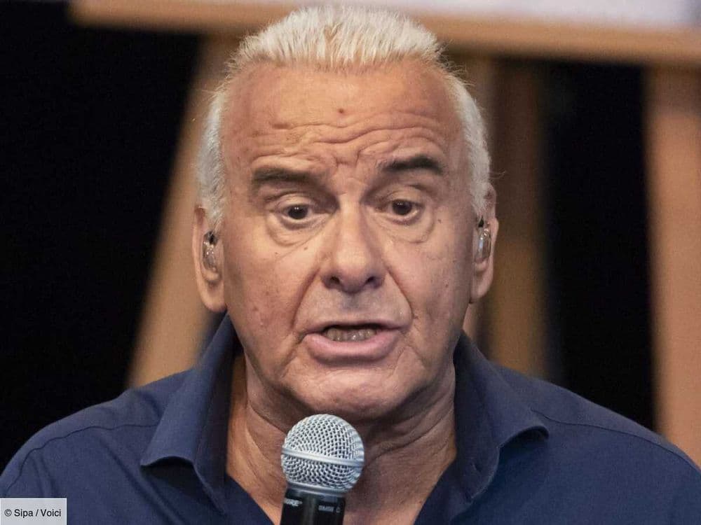 Michel Fugain invité à la Star Academy : le chanteur clashe les télécrochets et explique pourquoi il n'aime pas les duos avec les élèves (ZAPTV)