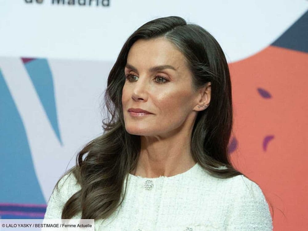 Letizia d'Espagne rayonnante dans un look matchy matchy avec sa fille Sofia, à sa remise de diplôme - découvrez le symbole derrière ce choix !