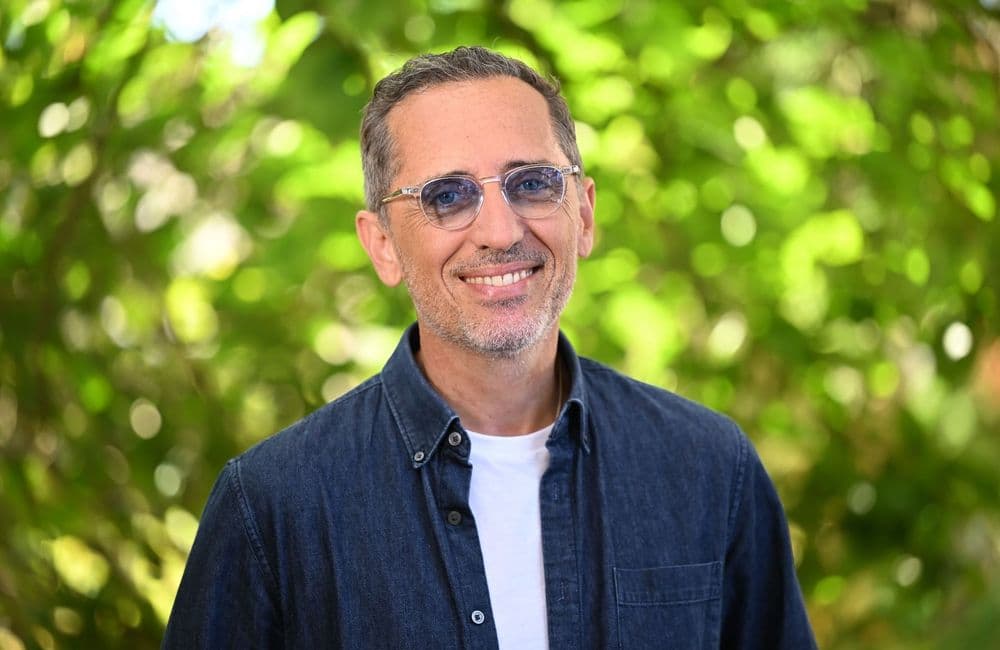 Gad Elmaleh grand-père : une rare photo de sa petite-fille Ely dévoilée