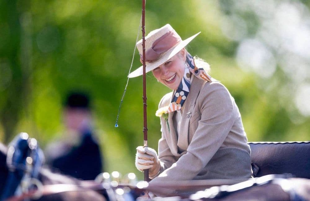 Lady Louise Windsor, dite « la petite préférée » d’Elisabeth II, veut s’engager dans l’armée