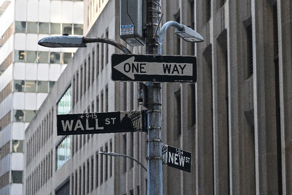 Wall Street chute fortement à la clôture, les investisseurs craignent une récession aux Etats-Unis