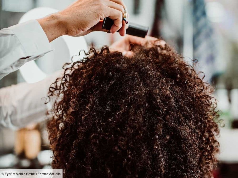 Cloud curls : voici la coupe tendance, qui donne du volume, idéale pour les cheveux bouclés