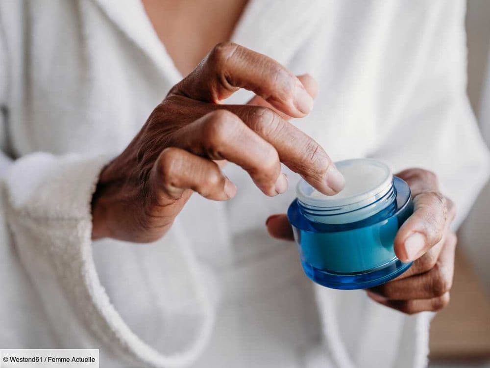 Routine de soins pour la peau : combien de temps faut-il attendre entre chaque produit ?