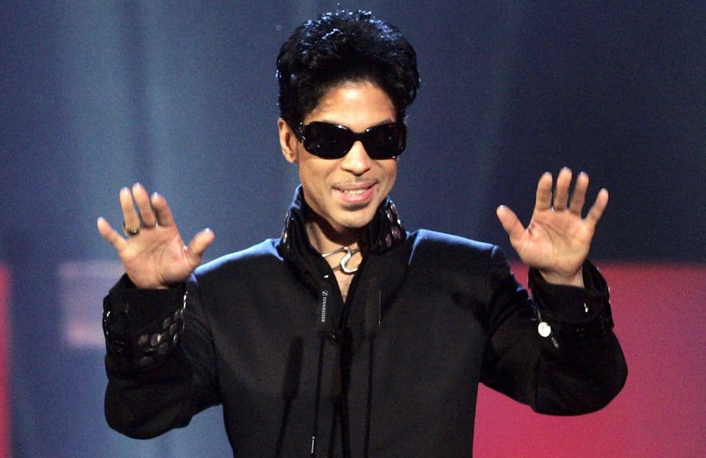 Violent envers les femmes, enfance brutale : Netflix annule son documentaire sur Prince