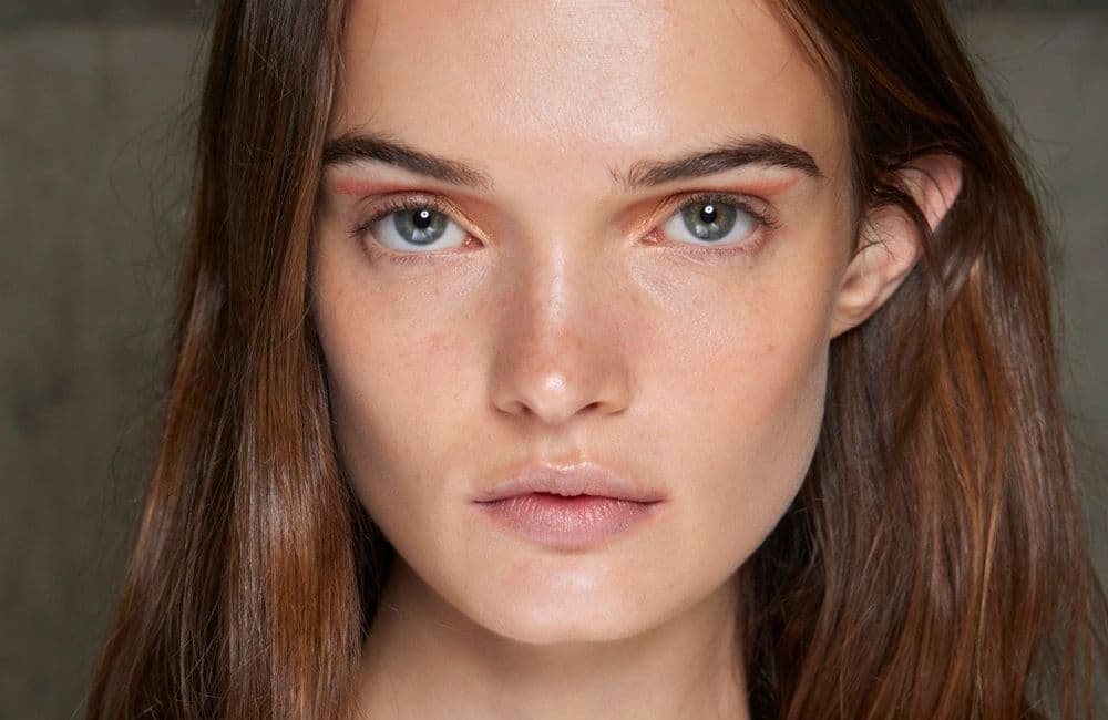 Cette technique de maquillage pour affiner son nez est tout simplement bluffante