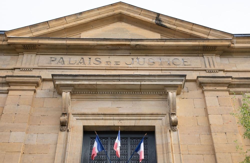 Inceste : un homme jugé pour avoir violé sa belle-fille avec l’aval de la mère