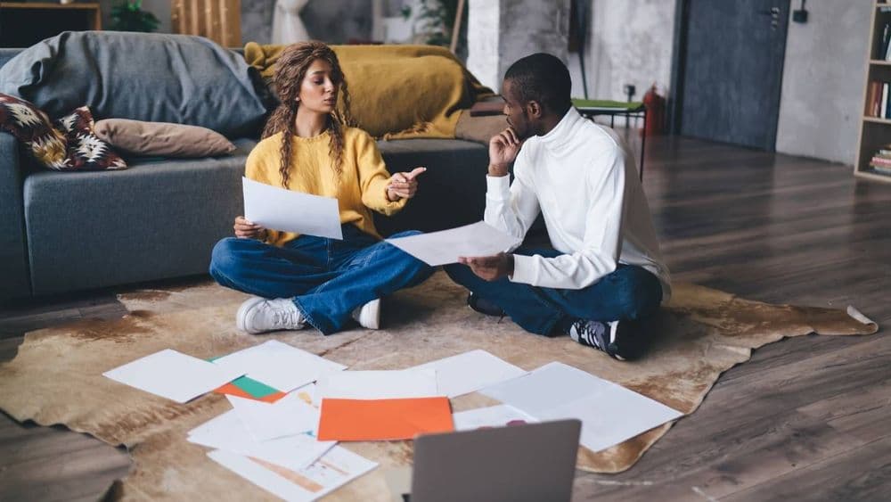 « Nous vivons en couple. Pour les impôts, il vaut mieux rester célibataires ou se marier ? »
