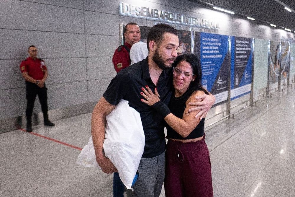 Le Brésil réclame des explications à Washington pour le "traitement dégradant" de migrants