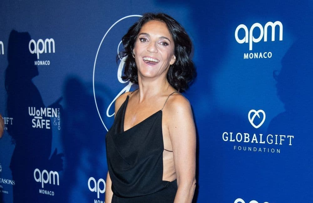 Florence Foresti fait sensation pour sa première apparition avec sa fille Toni à Paris