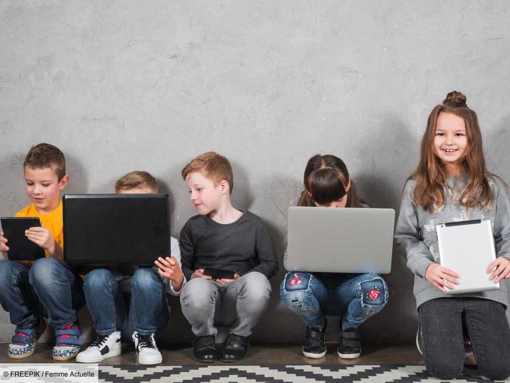 Qu’est-ce que le “défi Chromebook”, très populaire sur TikTok mais qui pourrait mettre en danger les enfants ?