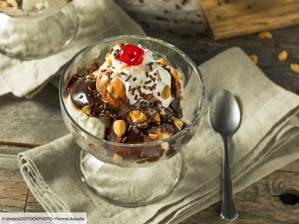 Le dessert sans prise de tête de Cyril Lignac pour Noël : la recette de la coupe de glace façon chocolat liégeois