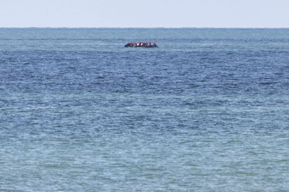Un migrant décède dans la Manche, 200 autres personnes secourues depuis dimanche