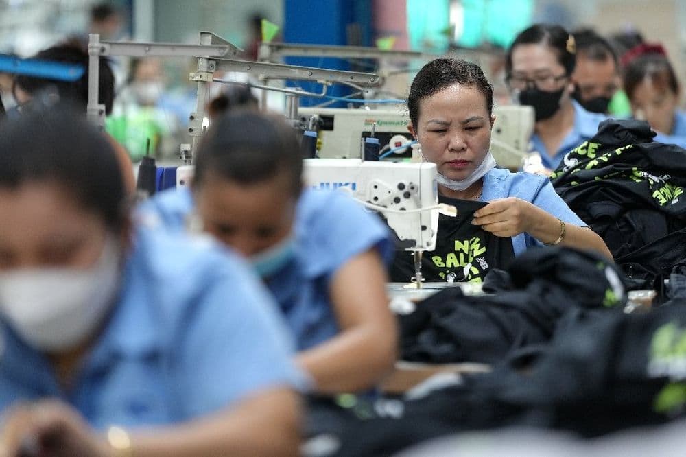 Le Vietnam demande un délai pour les droits de douane américains alors que sa croissance économique ralentit