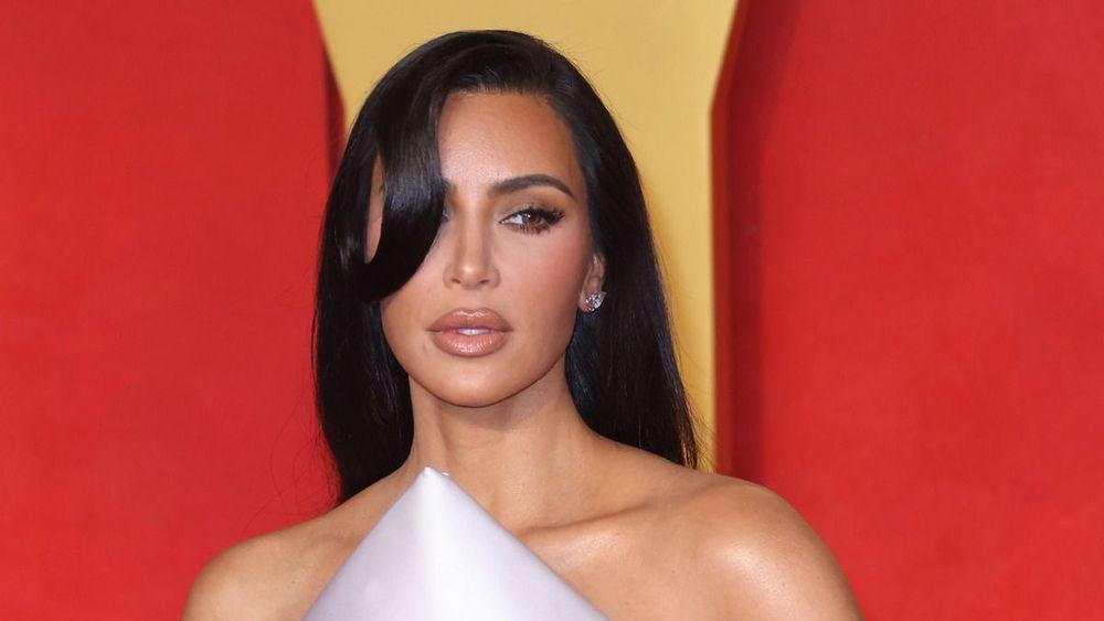 Kim Kardashian, 43 ans, frappée par la maladie : "J'ai essayé toutes les…