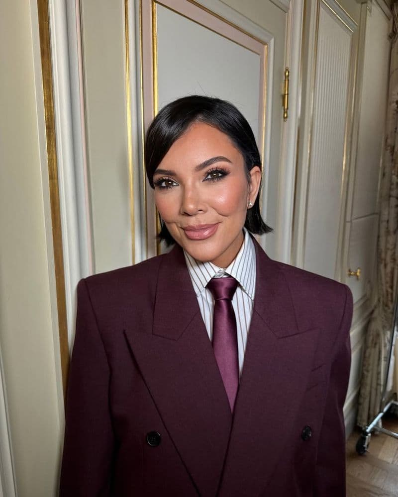 Le nouveau visage de Kris Jenner affole la toile : décryptage d’un rajeunissement express