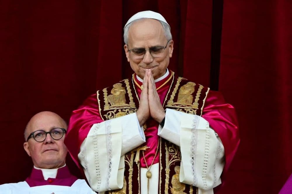 Le pape Léon XIV récite sa première prière dominicale à Saint-Pierre
