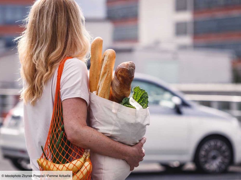Trop de sacs de courses qui traînent ? 2 astuces pour les ranger