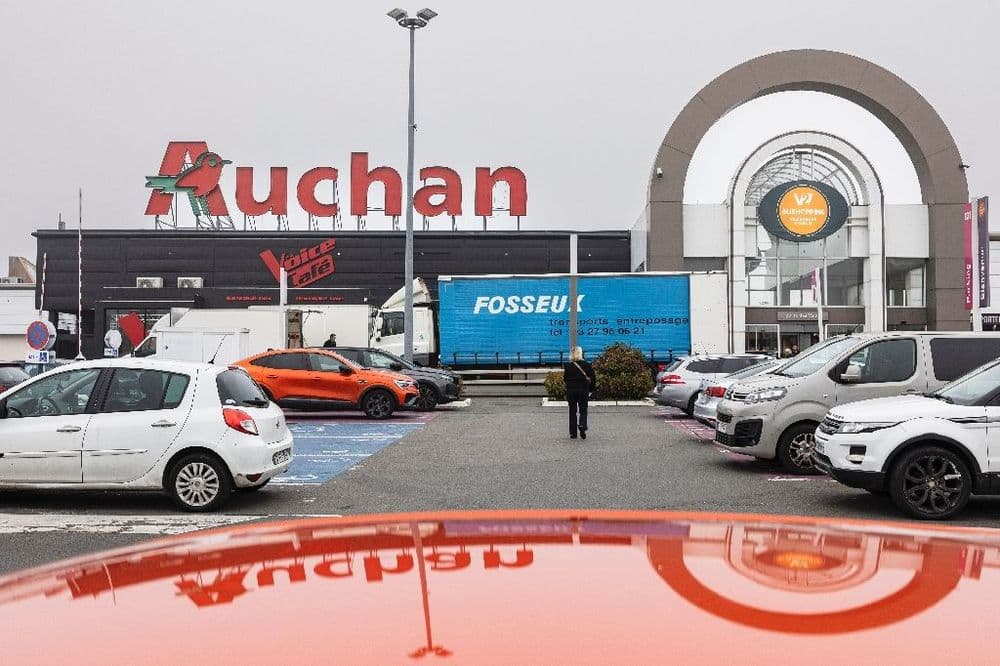 Le distributeur Auchan prévoit de supprimer près de 2.400 emplois en France