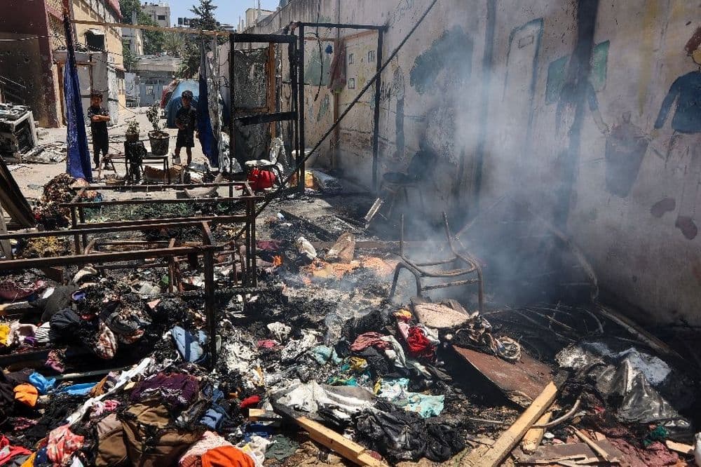Des Gazaouis sous le choc après une frappe israélienne sur une école transformée en refuge