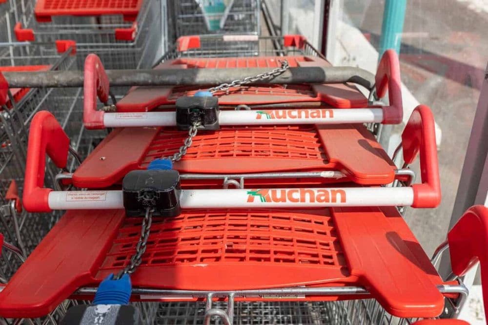 Auchan envisage de supprimer 2400 postes et de fermer 10 supermarchés