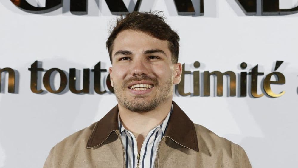Antoine Dupont (28 ans) sans détour sur la France : "J'essaie de m'en éloigner"