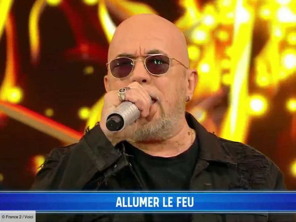 "C'est quoi cette tonalité ?" : Pascal Obispo s'agace contre l'un de ses musiciens dans N'oubliez pas les paroles (ZAPTV)