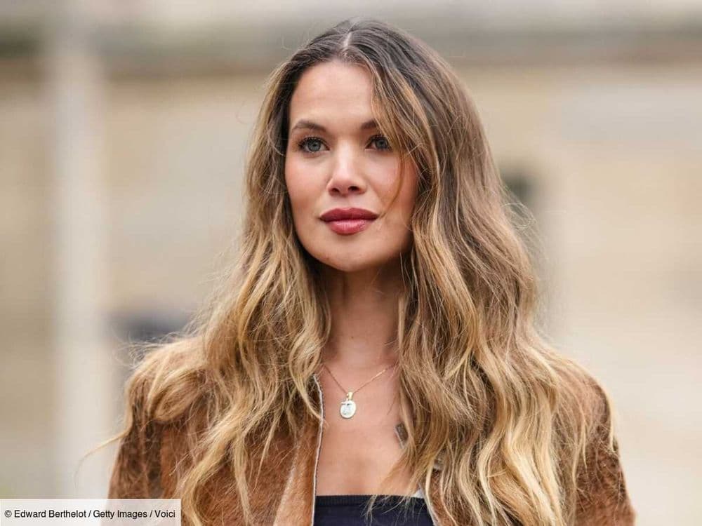 Printemps 2025 : le trench se transforme et fait l'unanimité chez les modeuses