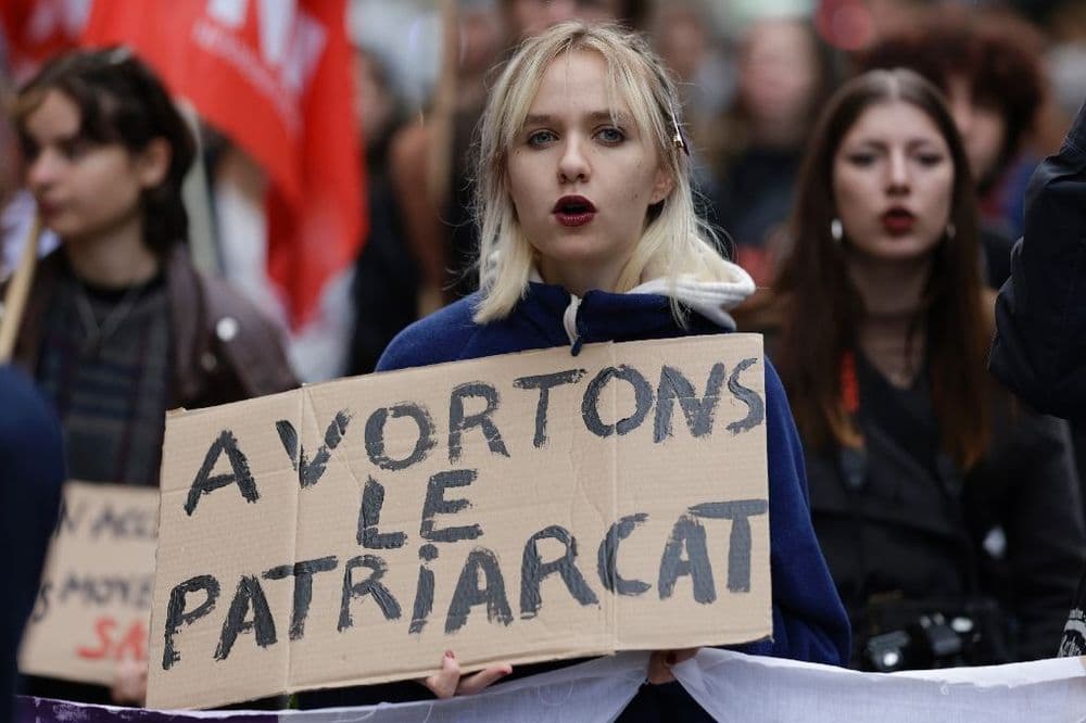 Avortement: manifestations pour défendre un "droit" qui ne resterait pas "acquis"