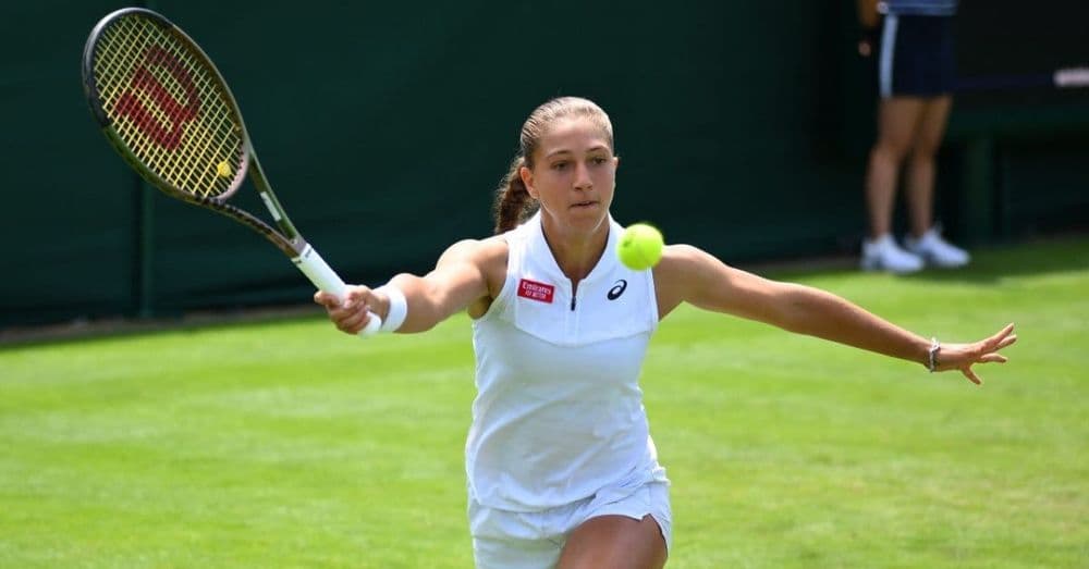 Parry poursuit sa route, Ostapenko et Jabeur au tapis