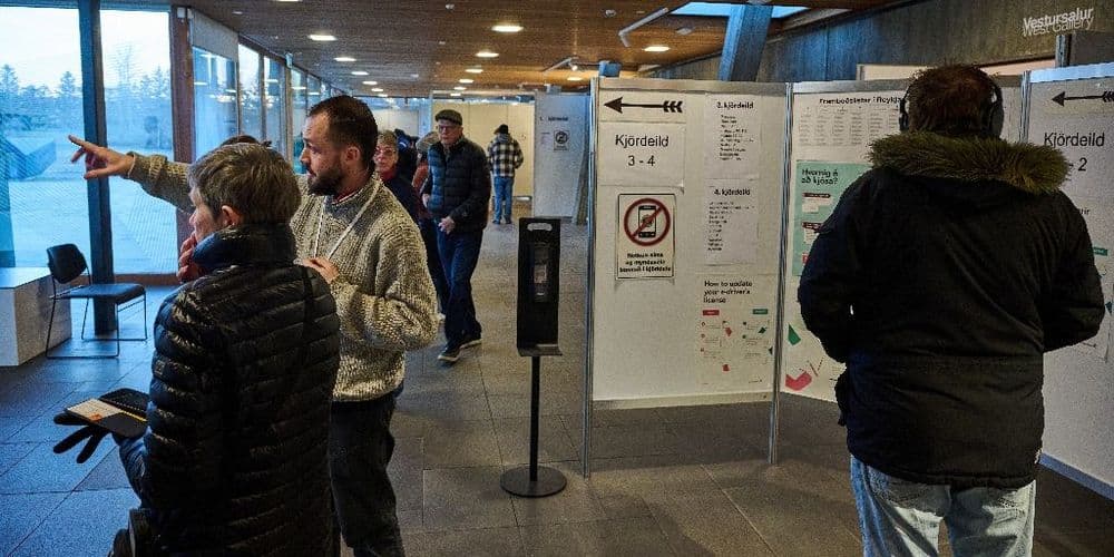 Législatives en Islande : les sociaux-démocrates l'emportent sur le parti du Premier ministre