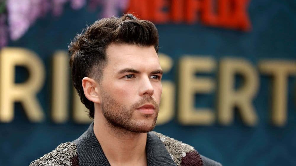 Luke Newton (Bridgerton) : ces photos de l’acteur qui vont briser le cœur des fans de la série !