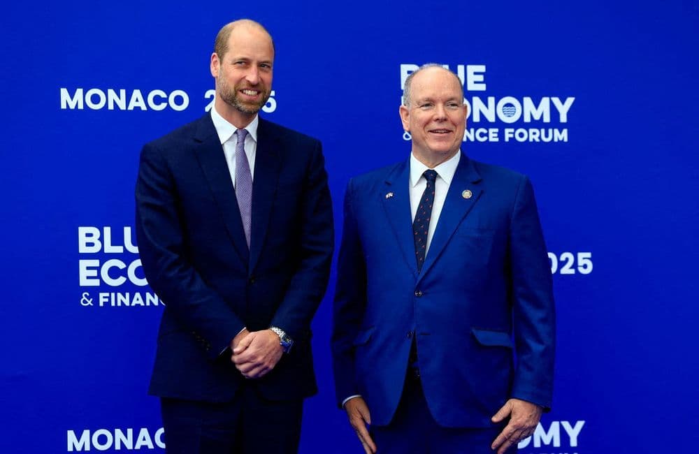 Le prince William créé la surprise et rejoint Albert II à Monaco
