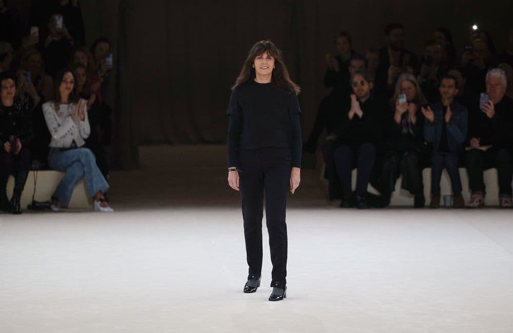 En pleine nuit, Chanel annonce le départ de Virginie Viard