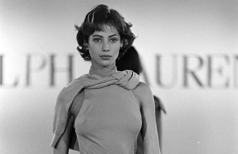 Christy cut : le carré signature des années 90 revient en force ce printemps