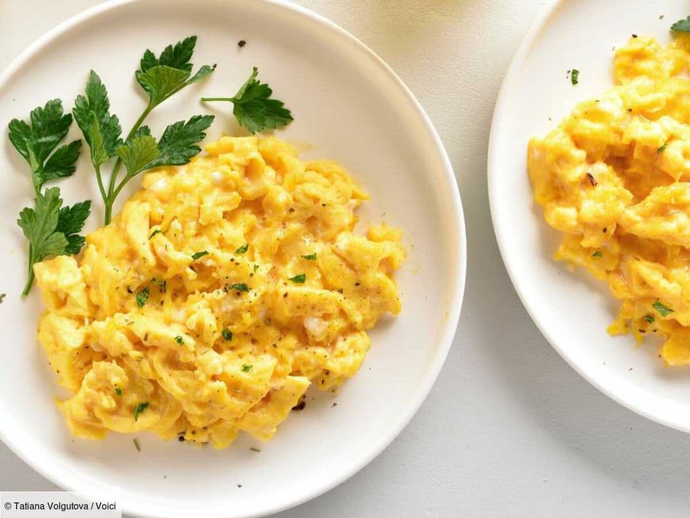 Oeufs brouillés : la recette ultra fondante et onctueuse pour pimper votre brunch