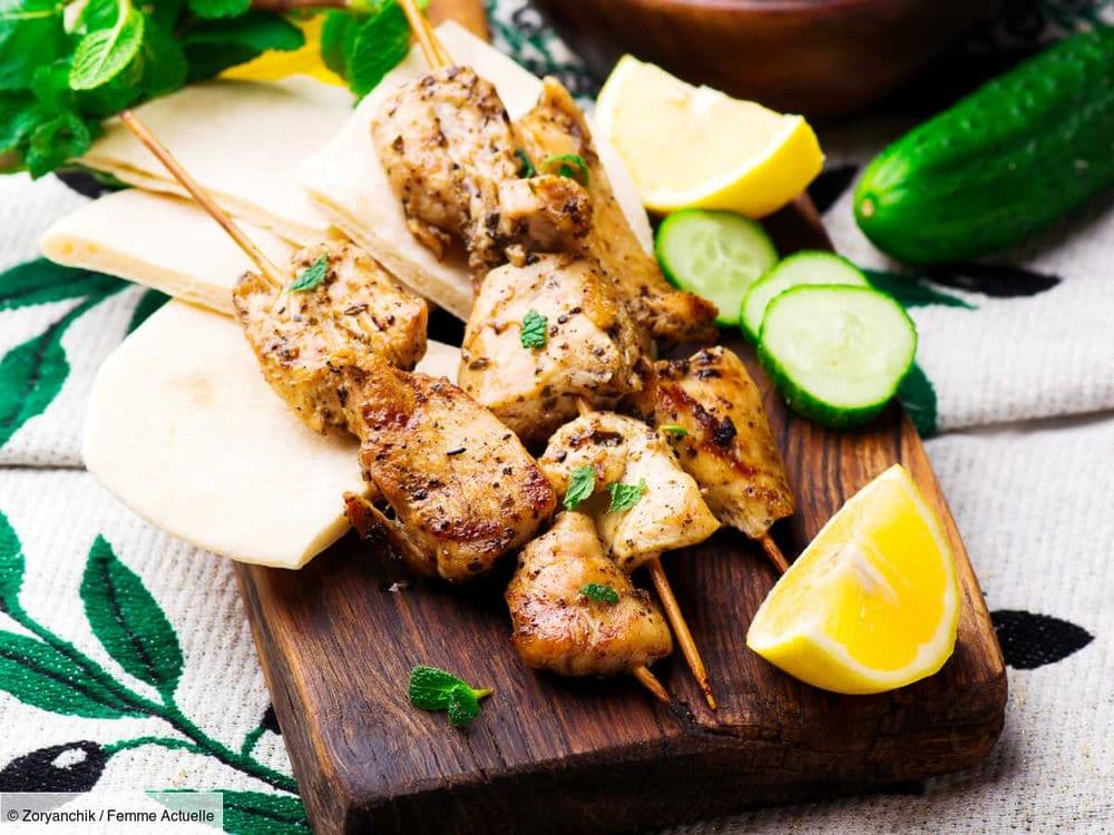 Brochettes de dinde au citron : la recette légère dont vous ne pourrez plus vous passer cet été