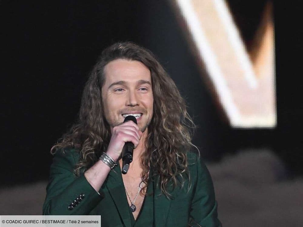 "Je déteste Julien Doré" : l'artiste confie sa méthode pour répondre aux haters sur les réseaux sociaux et explique pourquoi il le fait