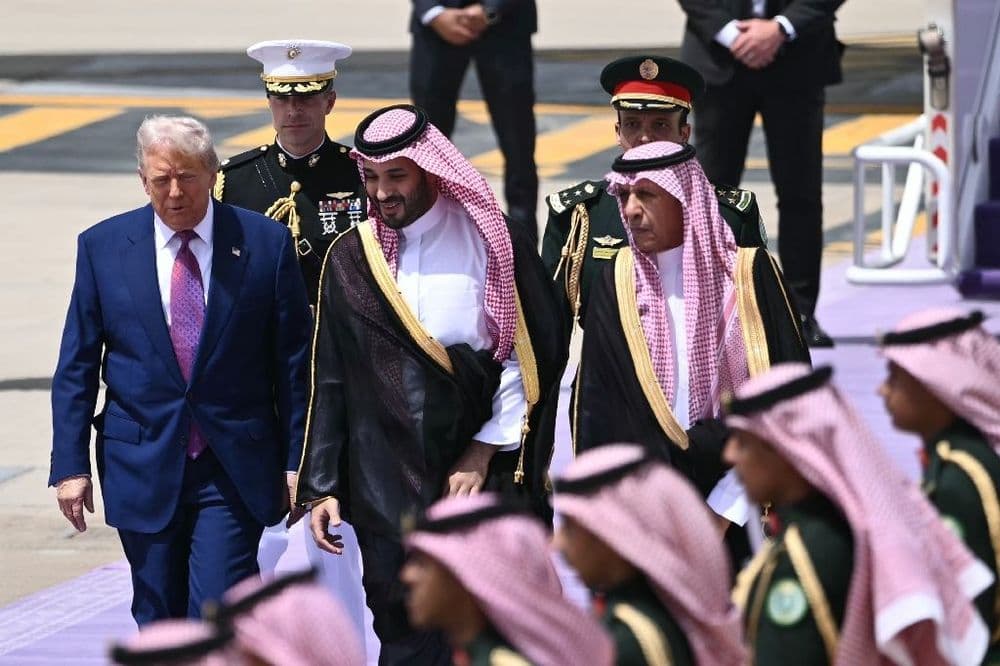 Reçu royalement à Ryad, Trump annonce de pharaoniques investissements saoudiens