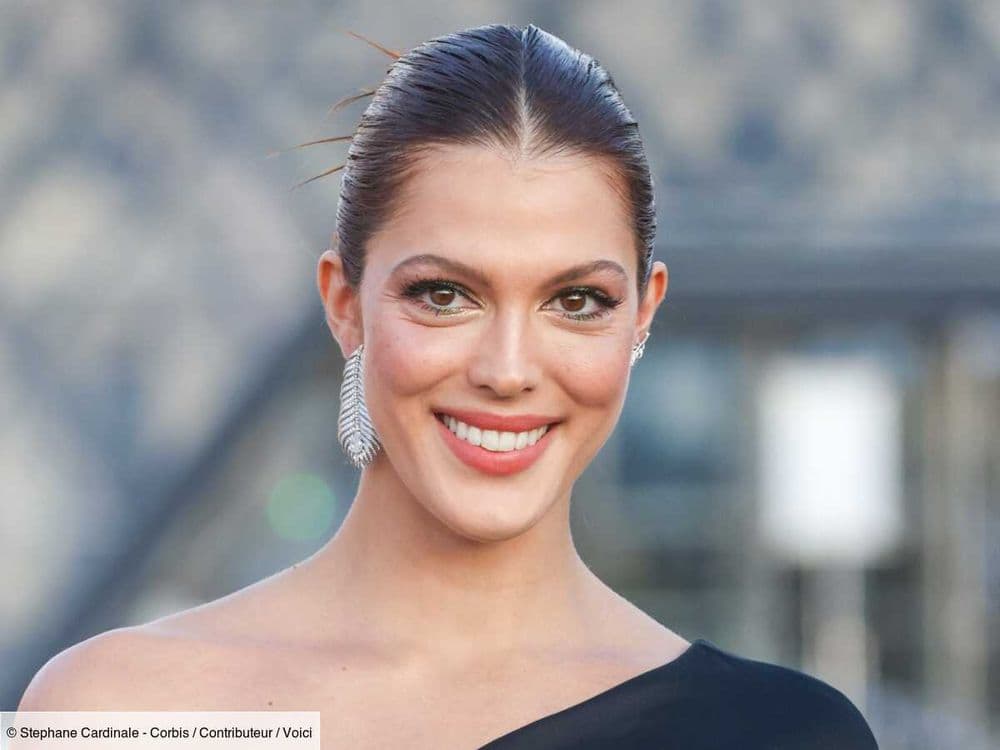 Tuto cheveux : Iris Mittenaere adopte les longues tresses à la Britney Spears