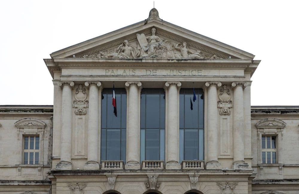 « Un crime horrible » : l’adolescent de 15 ans qui a tué ses parents condamné à 12 ans de réclusion