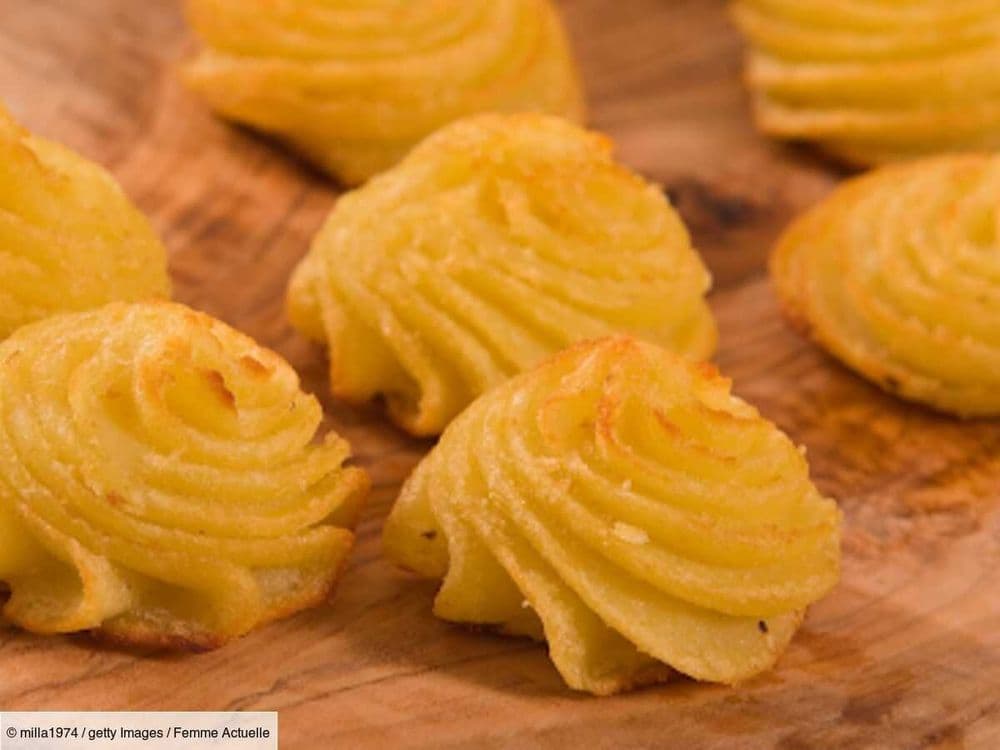 Accompagnement facile pour Noël : la recette des pommes duchesse à l'ail et à la ciboulette