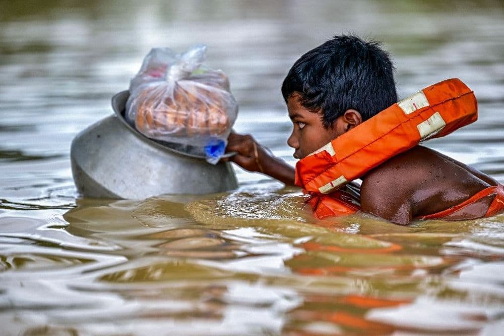 Inondations au Bangladesh: près de 300.000 personnes réfugiées dans des abris
