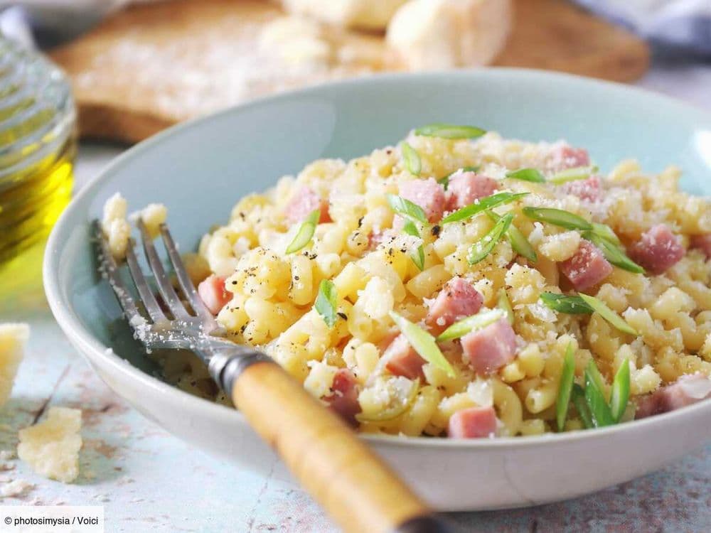 Risotto de coquillettes : Cyril Lignac partage sa recette ultra-gourmande au jambon