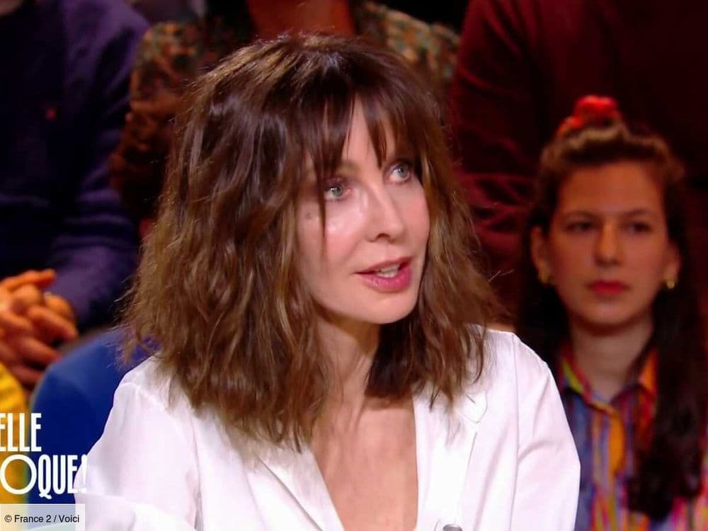 "C'est lui qui a renoué" : Anne Parillaud évoque un appel de son ex Alain Delon qui l'a marquée (ZAPTV)